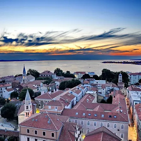 Old Town Seafront Apartament *