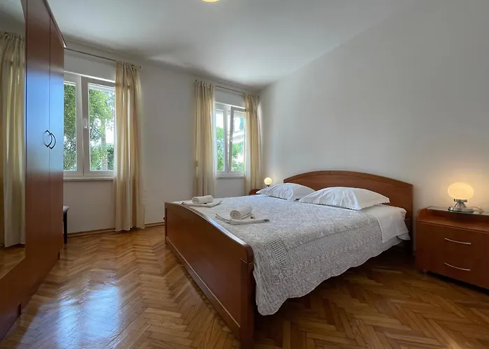 Апартаменты Old Town Seafront *