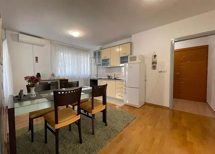 Old Town Seafront * Zara