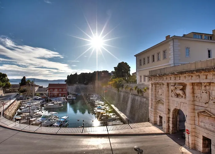 Old Town Seafront Апартаменты